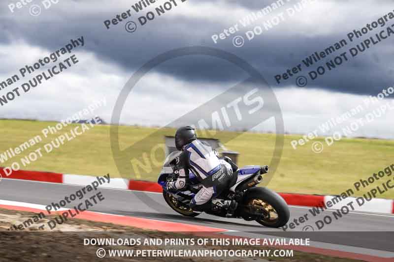 cadwell no limits trackday;cadwell park;cadwell park photographs;cadwell trackday photographs;enduro digital images;event digital images;eventdigitalimages;navarra;no limits trackdays;peter wileman photography;racing digital images;trackday digital images;trackday photos